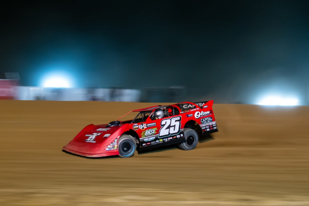 Shane Clanton drives into Turn 3 at Marion Center