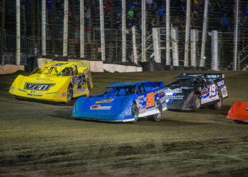 The Late Models take the green at River Cities